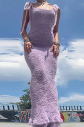 Einfarbiges, geschlitztes Plüschkleid mit Trägern